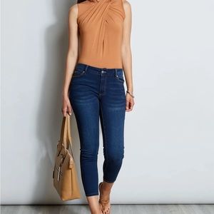 NWT TAHARI  Hannah Jeans 14/32 - mid rise capri luxury!